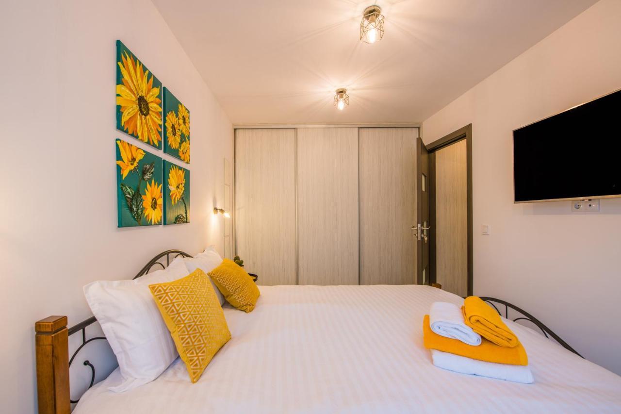 Kitty Sunflower Apartment Alba Iulia Exteriér fotografie