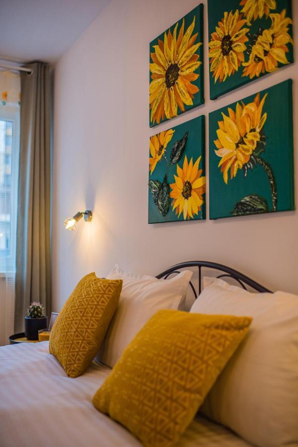 Kitty Sunflower Apartment Alba Iulia Exteriér fotografie